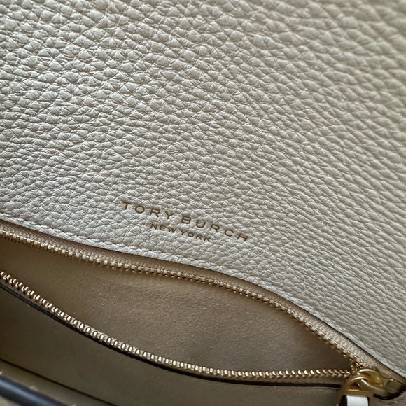 Tory Burch White Leather Crossbody Bag - Picture 4 of 14